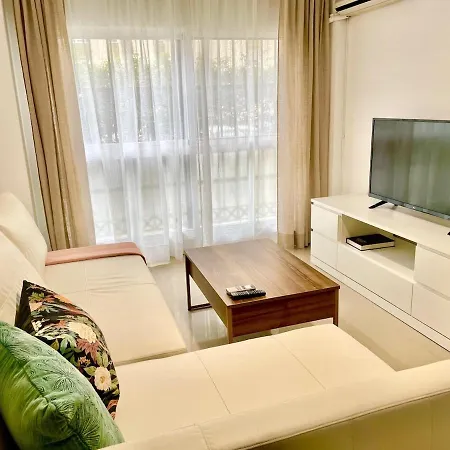 Miraflores Park Apartman *