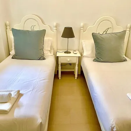 Miraflores Park Apartman Sevilla